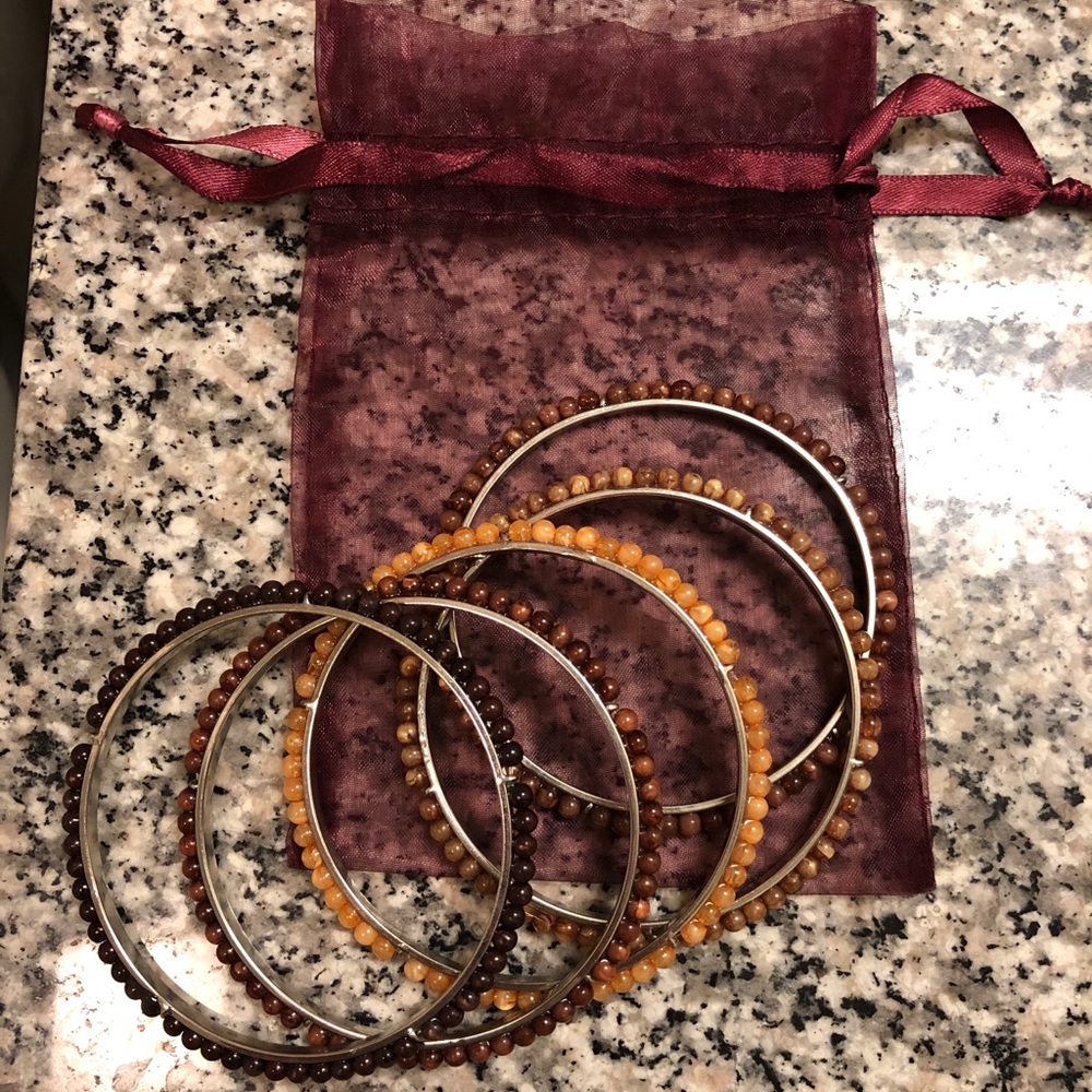 Set of 5 bracelets, w/ different colors